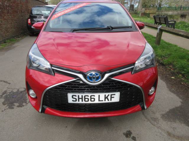 2016 Toyota Yaris 1.5 Hybrid Design 5dr CVT