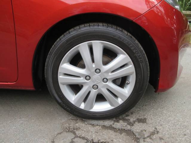 2015 Honda Jazz 1.4 i-VTEC ES Plus 5dr CVT