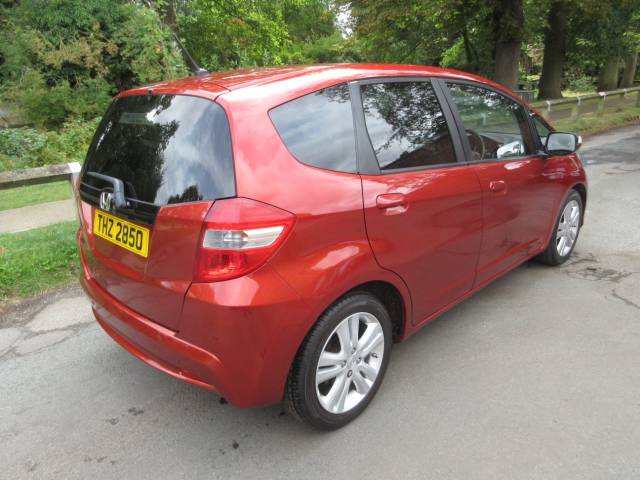 2015 Honda Jazz 1.4 i-VTEC ES Plus 5dr CVT